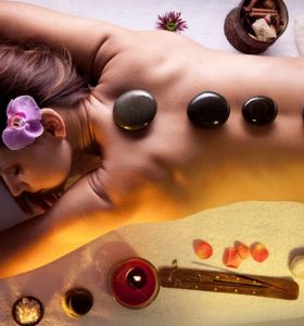 hot-stone-massage-a-combinatio